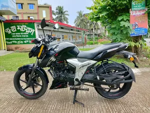 টিভিএস অ্যাপাচি আরটিআর ১৬০ ৪ভি ২০২১ কালো