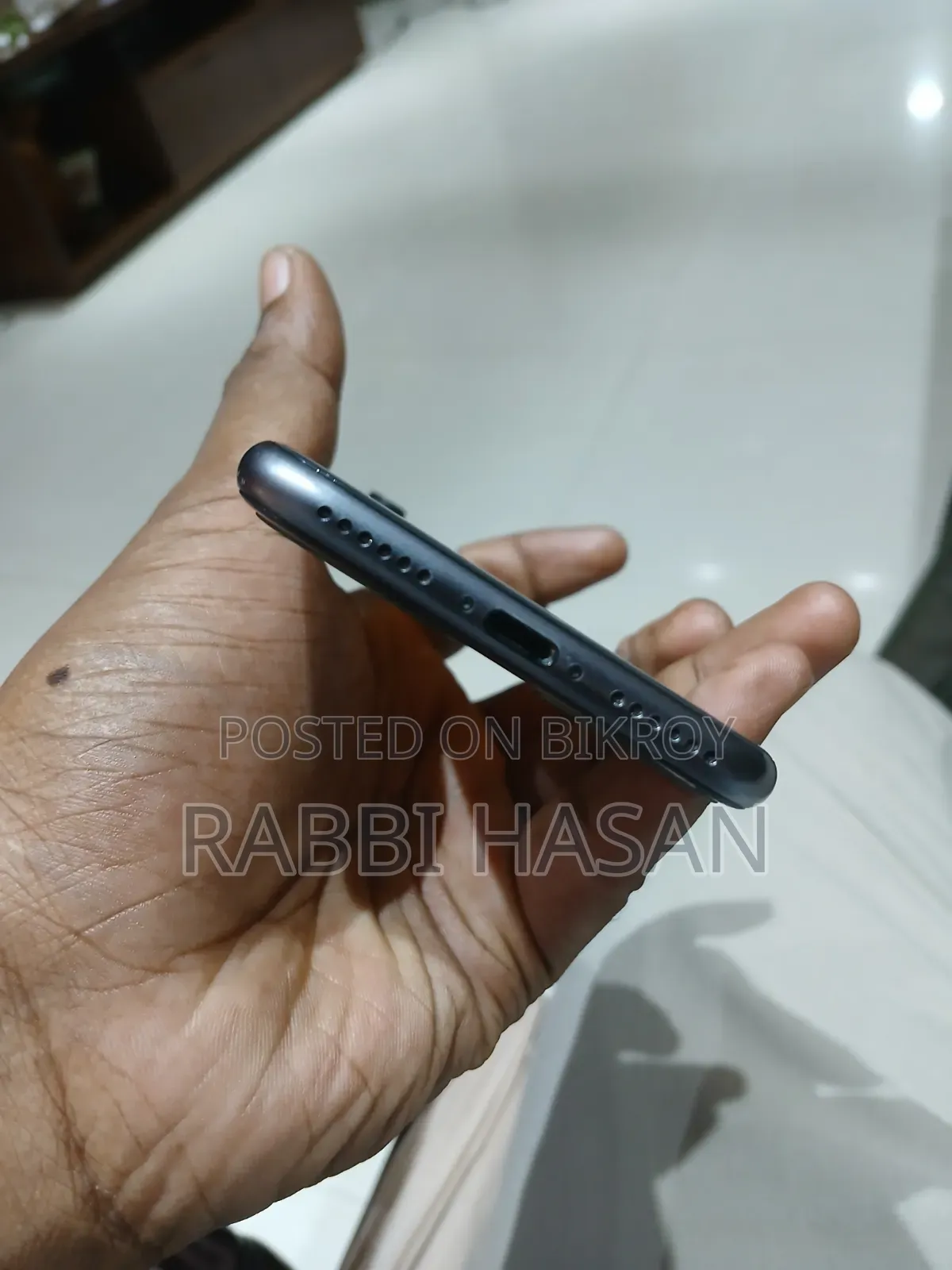অ্যাপল আইফোন ৮ ৬৪ জিবি ব্ল্যাক