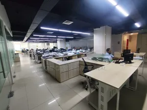 গুলশান এভিনিউতে ৬০০০ বর্গফুটের সম্পূর্ণ বাণিজ্যিক ওপেন অফিস স্পেস ভাড়া