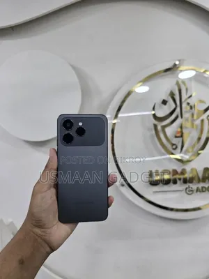 টেকনো স্পার্ক ৪০ ১২৮ জিবি কালো