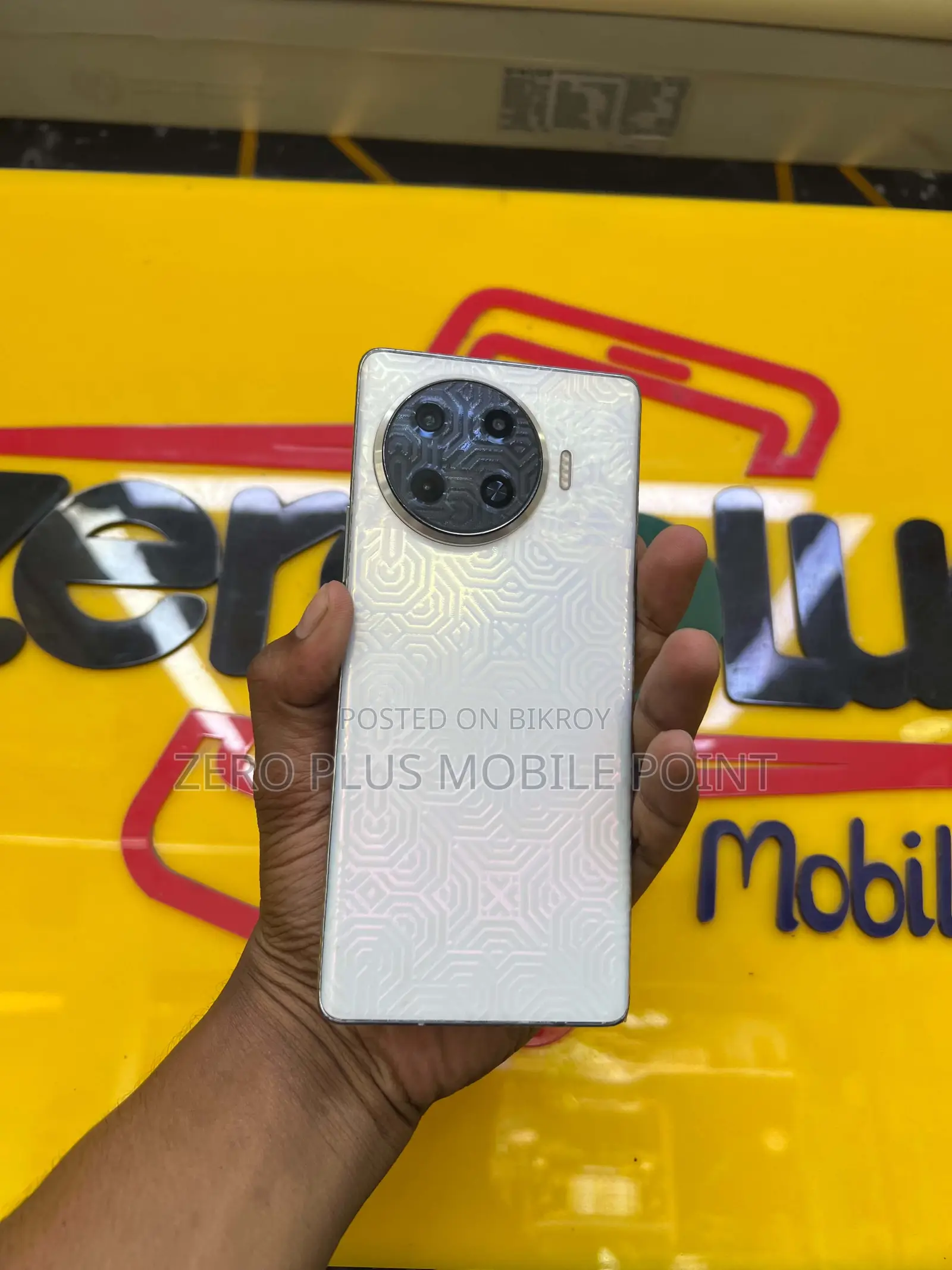 Tecno Spark 20 Pro Plus 256 GB White