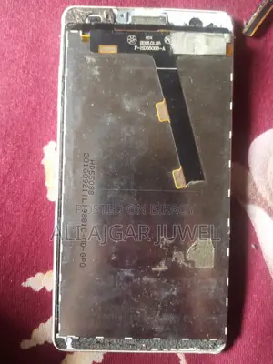 Mobile Phone 16 GB Gold