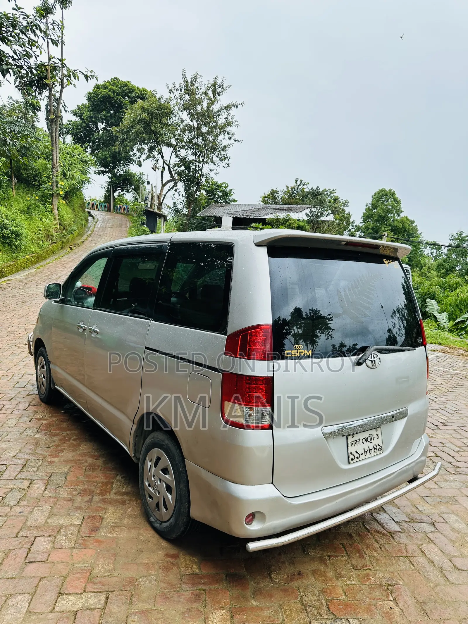 টয়োটা নোয়া ২.০ এডব্লিউডি (৮ সিটার) ২০০৩ সিলভার