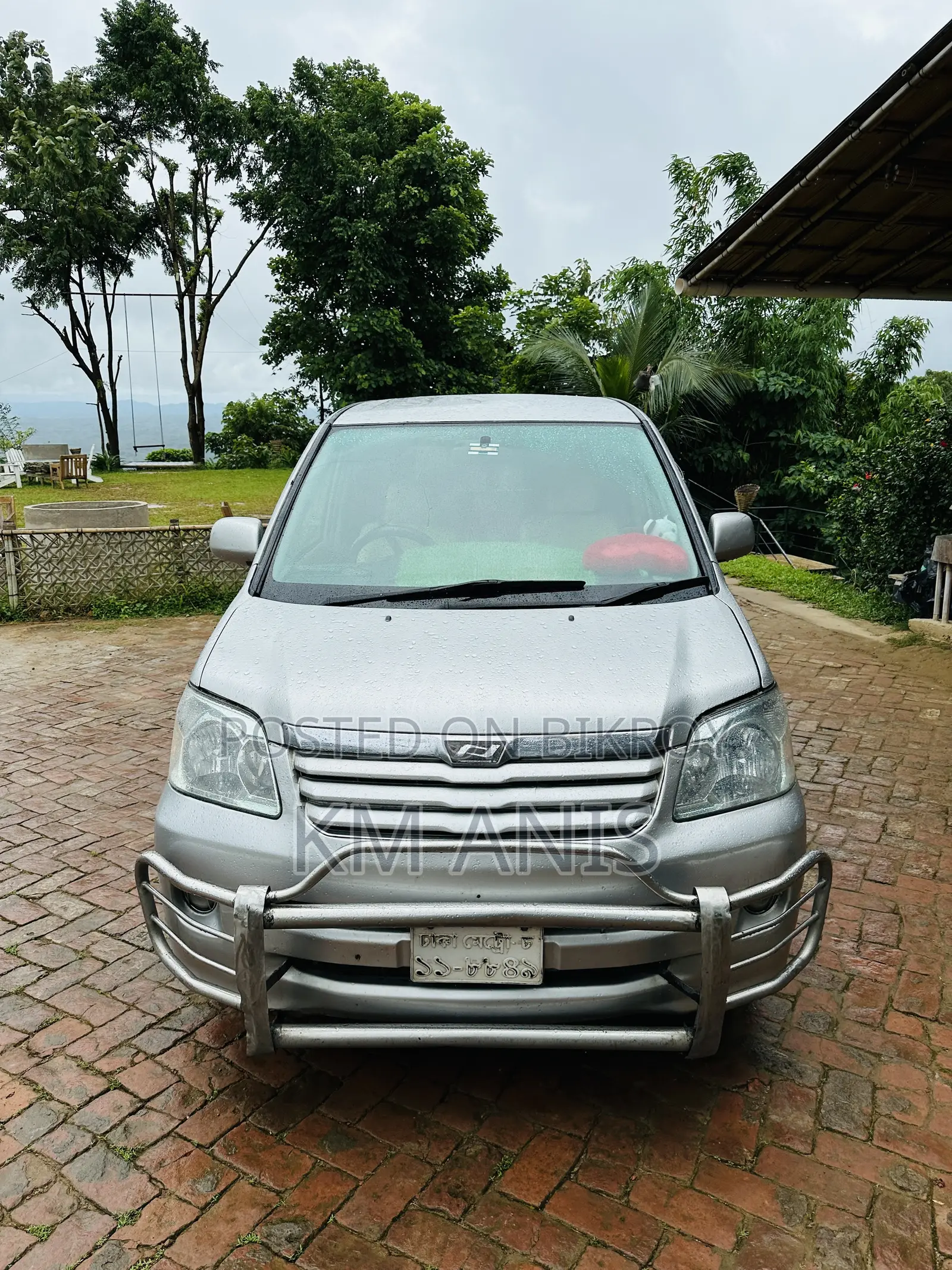 টয়োটা নোয়া ২.০ এডব্লিউডি (৮ সিটার) ২০০৩ সিলভার