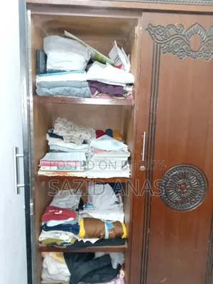 মালয়েশিয়ান এমডিএফ আলমারি