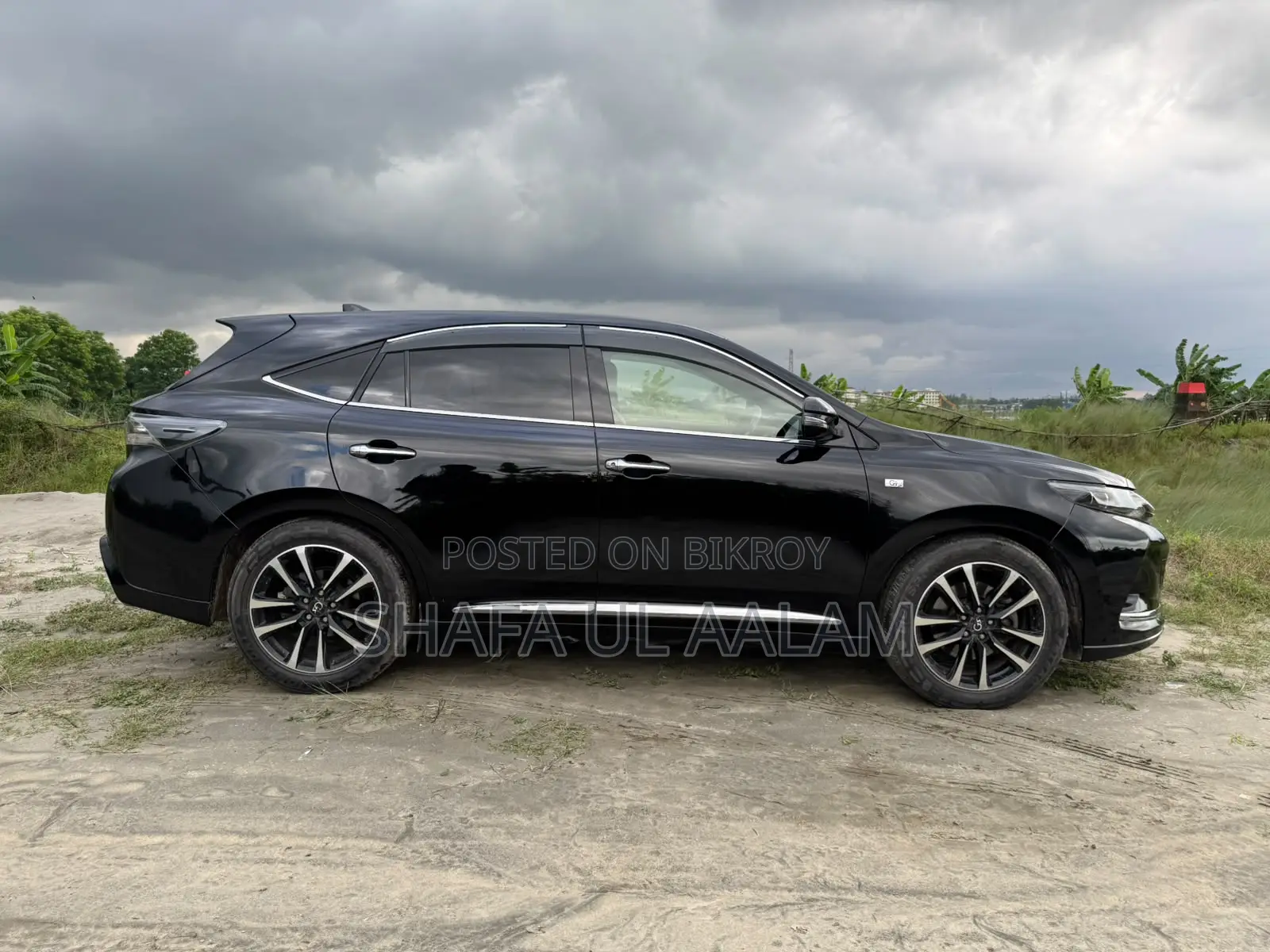Toyota Harrier 2.0 2015 Black