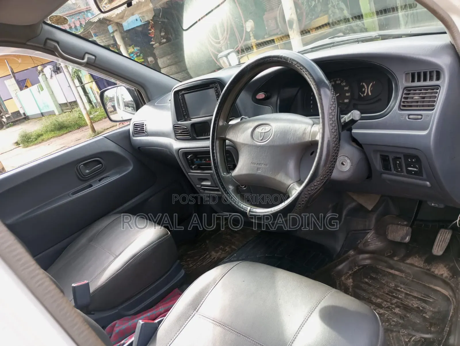 Toyota Noah 2007 White
