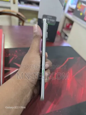ইনফিনিক্স নোট এজ ২৫৬ জিবি সিলভার