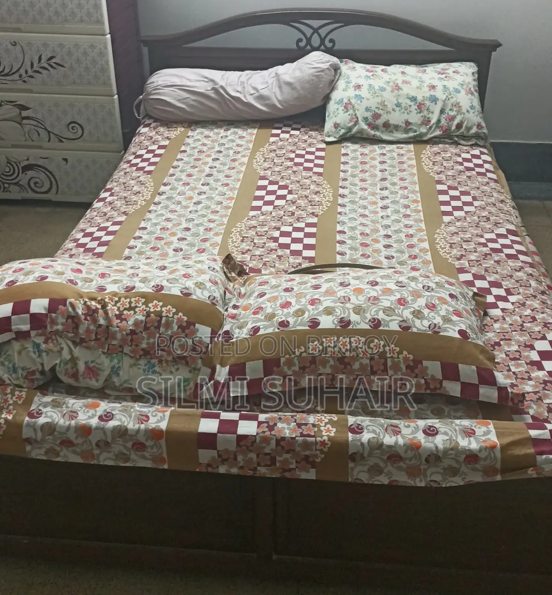 কাঠের খাট