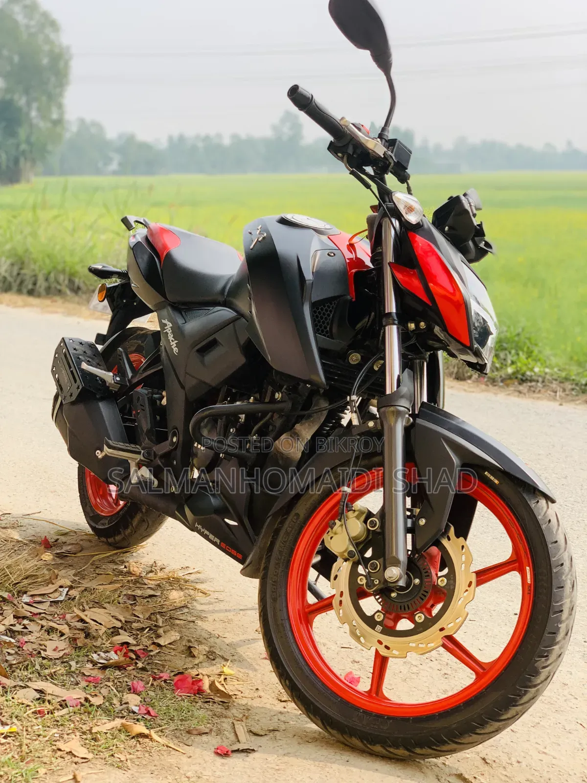 New TVS Apache RTR 160 4V Fi 2025 Black