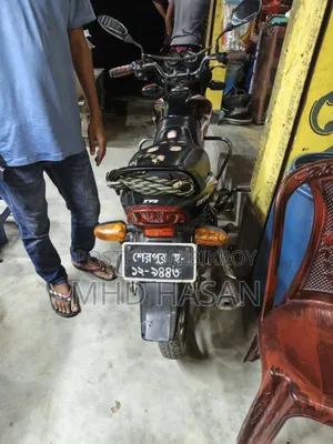 টিভিএস মেট্রো ২০২১ কালো