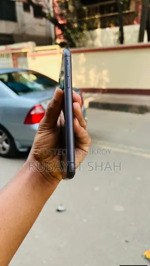 অ্যাপল আইফোন ১১ ৬৪ জিবি ব্ল্যাক