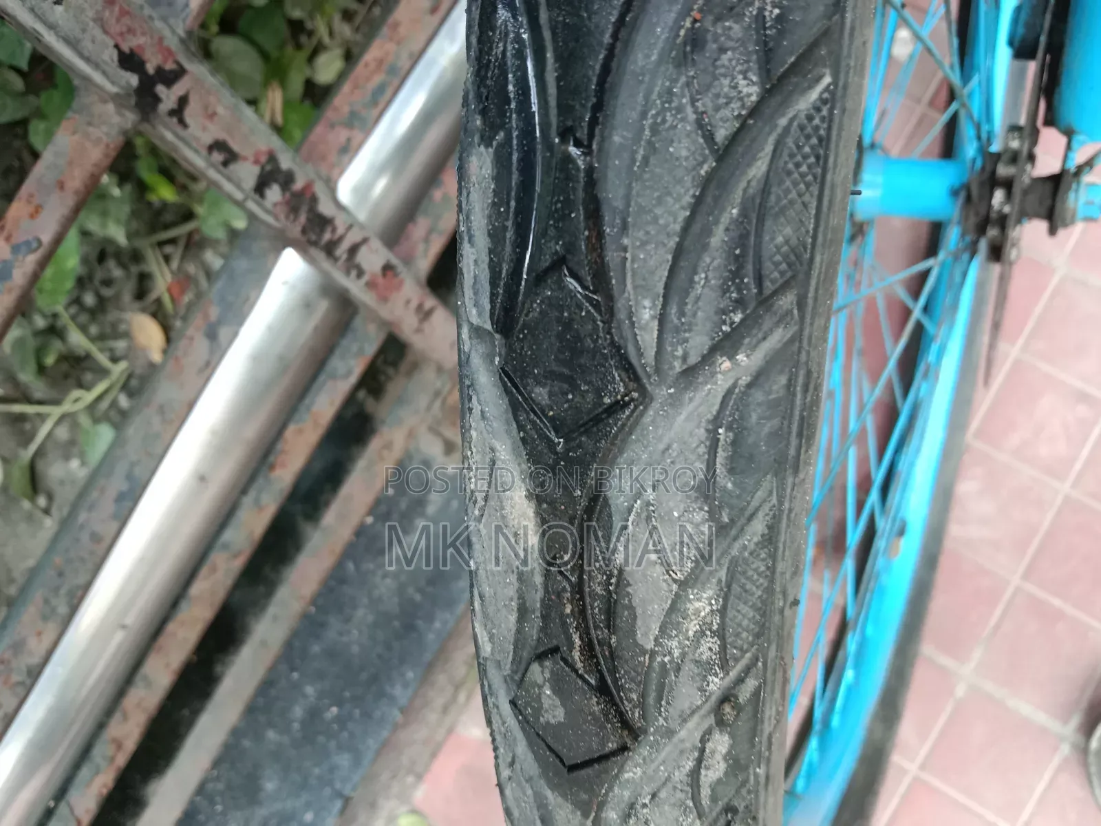 সাইকেল ভালো রানিং আছে সামনের টায়ার টিউব নতুন পিছনের টিউব নতুন