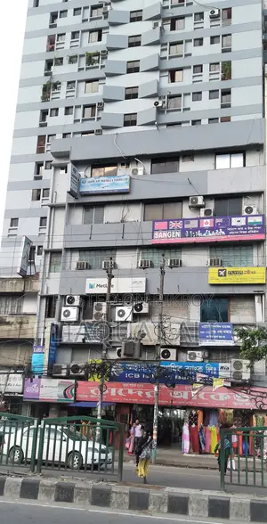 ধানমন্ডি-১ এবং সায়েন্স ল্যাব সংলগ্ন ৫৭০ বর্গফুটের অফিস ভাড়া দেওয়া হবে
