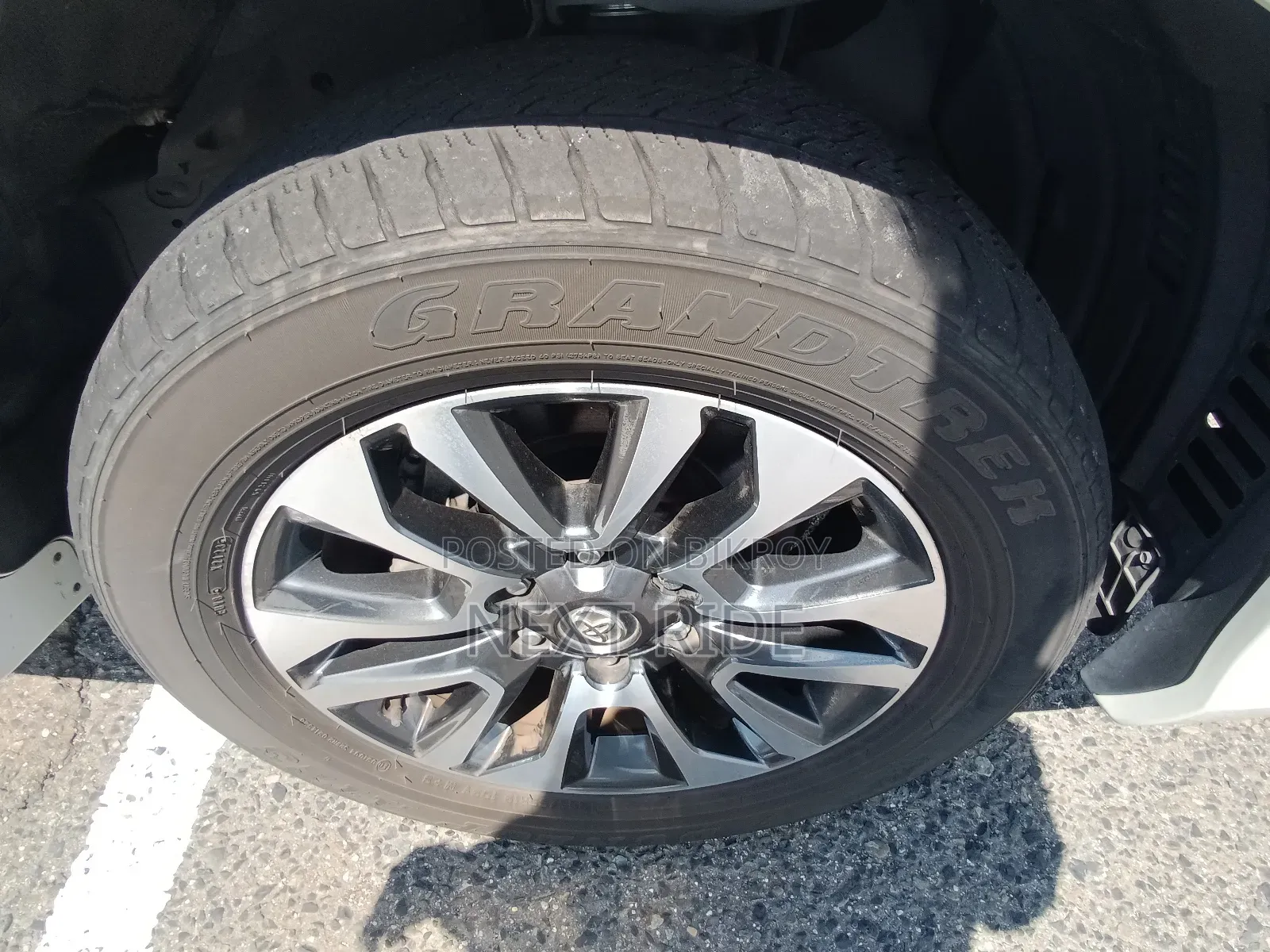 Toyota Land Cruiser Prado 2023 Pearl