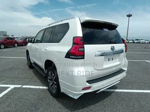 Toyota Land Cruiser Prado 2023 Pearl