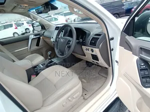 Toyota Land Cruiser Prado 2023 Pearl