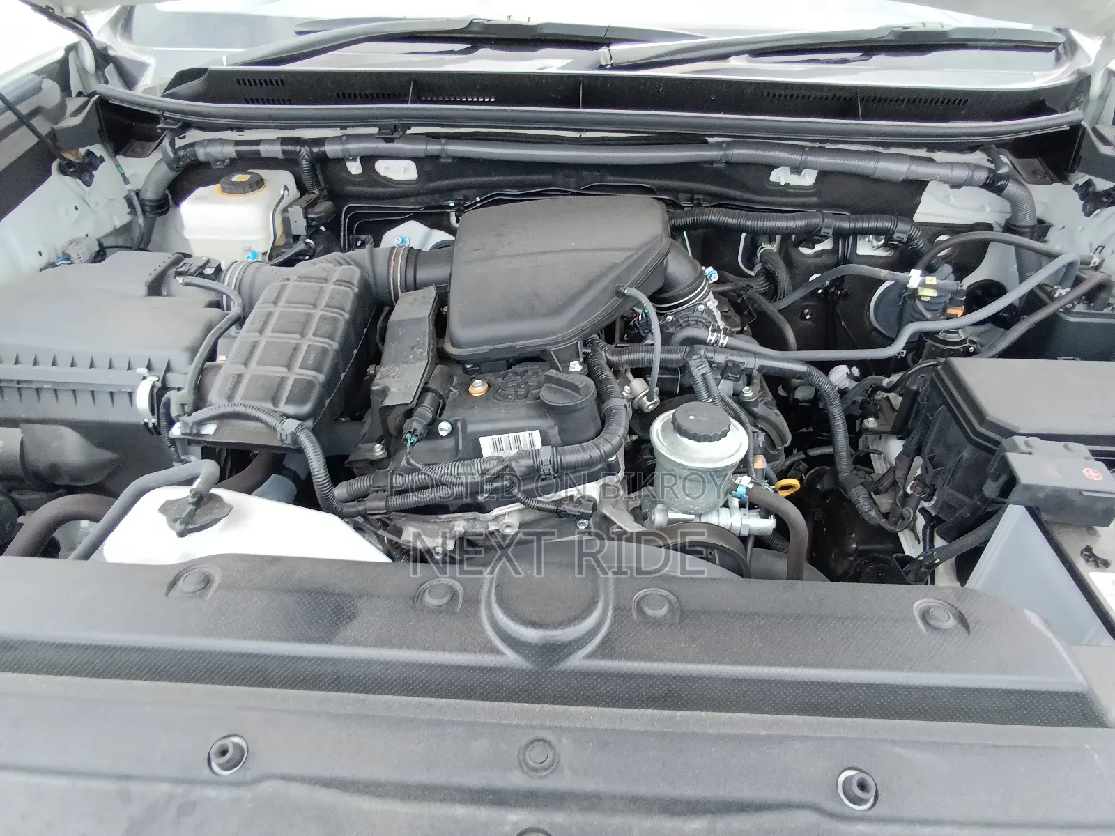 Toyota Land Cruiser Prado 2023 Pearl
