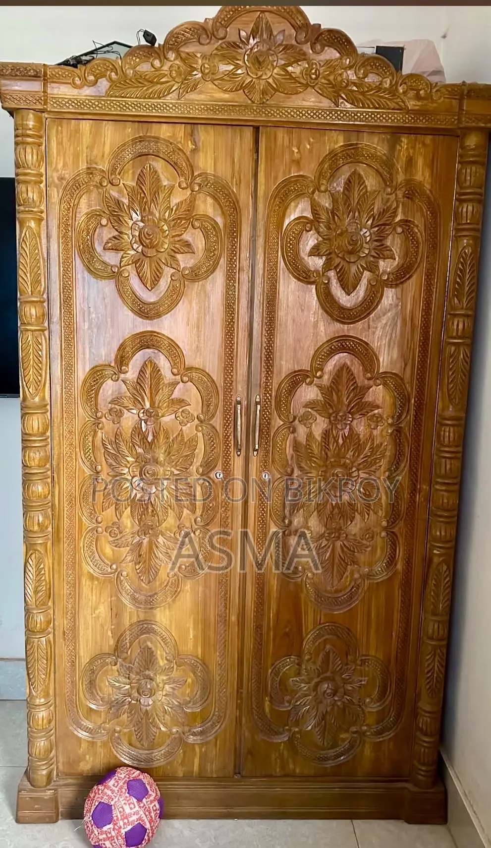 Sturdy Wooden Showcase for Sale