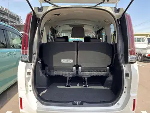 Toyota Noah 2021 Pearl