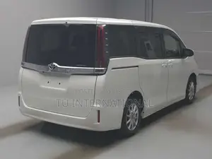 Toyota Noah 2021 Pearl