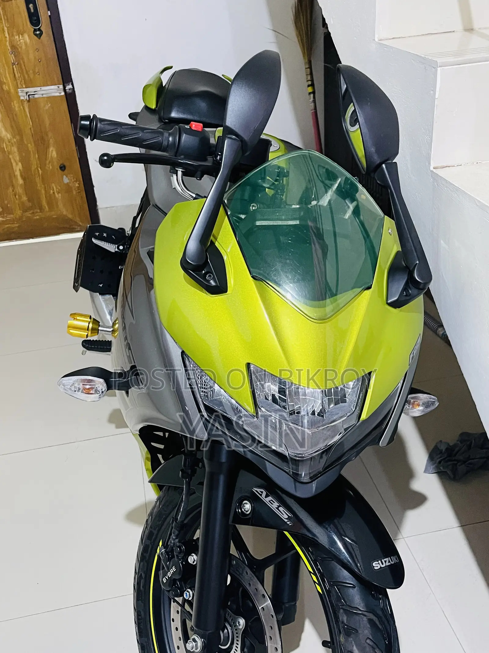 সুজুকি জিক্সার এসএফ ২০২৫ সিলভার