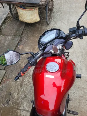 Honda CB 2016 Red