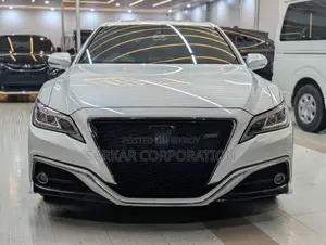 Toyota Crown 2018 Pearl