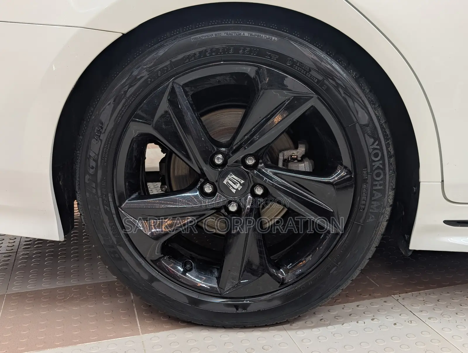Toyota Crown 2018 Pearl