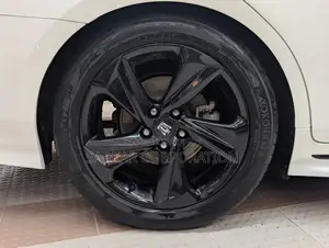 Toyota Crown 2018 Pearl