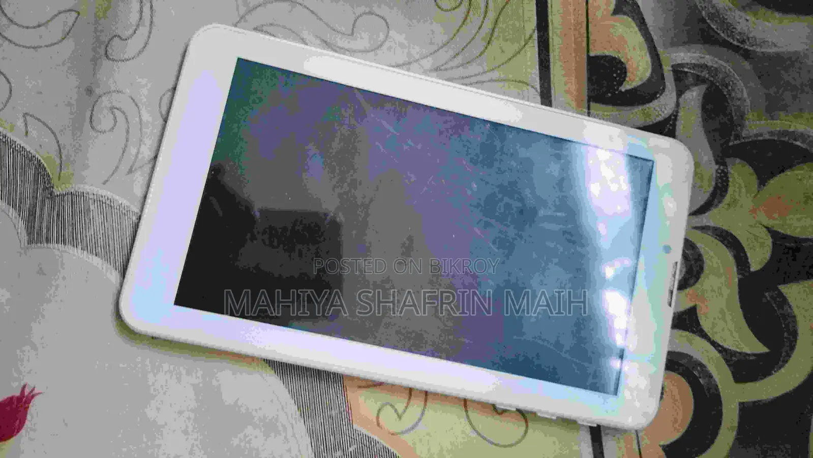 ট্যাবলেট ৮ জিবি সাদা