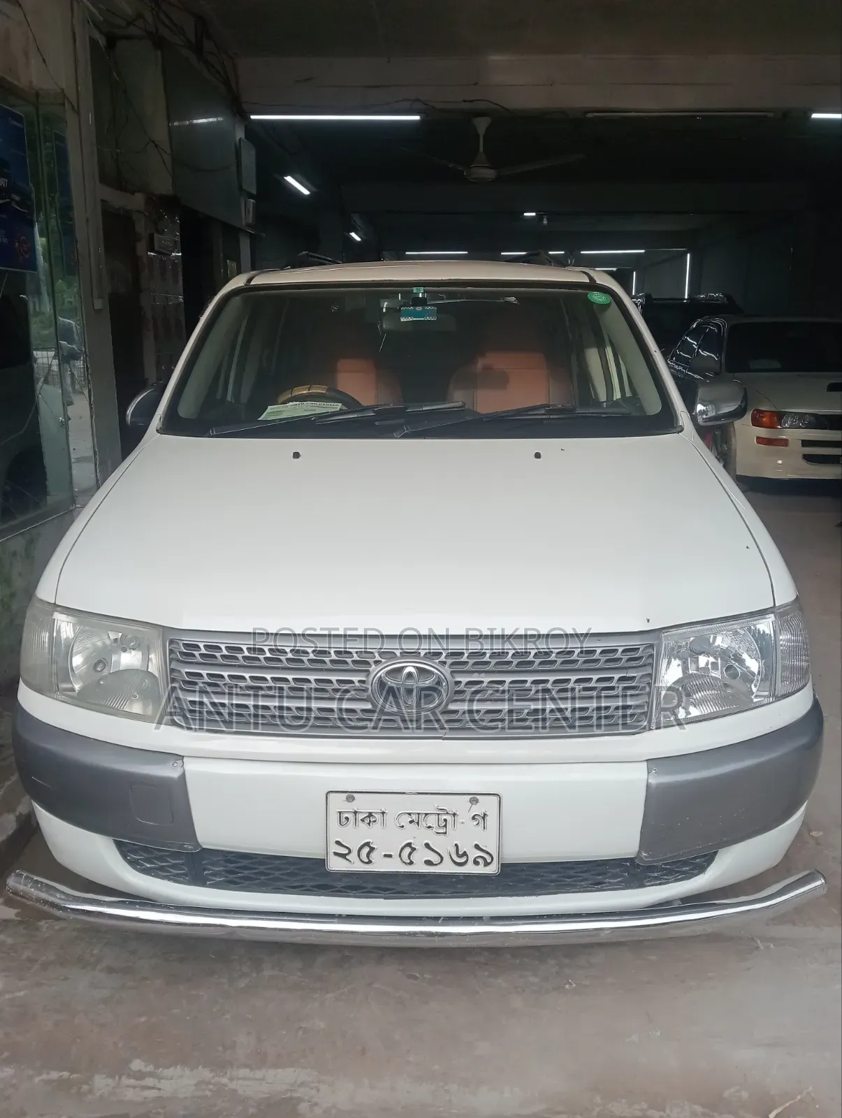 টয়োটা প্রবক্স ২০০৩ সাদা