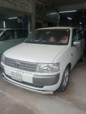 টয়োটা প্রবক্স ২০০৩ সাদা