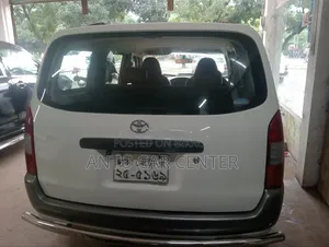 টয়োটা প্রবক্স ২০০৩ সাদা