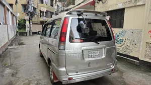 Toyota Noah 2003 Silver
