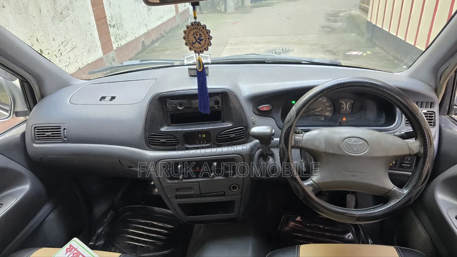 Toyota Noah 2003 Silver