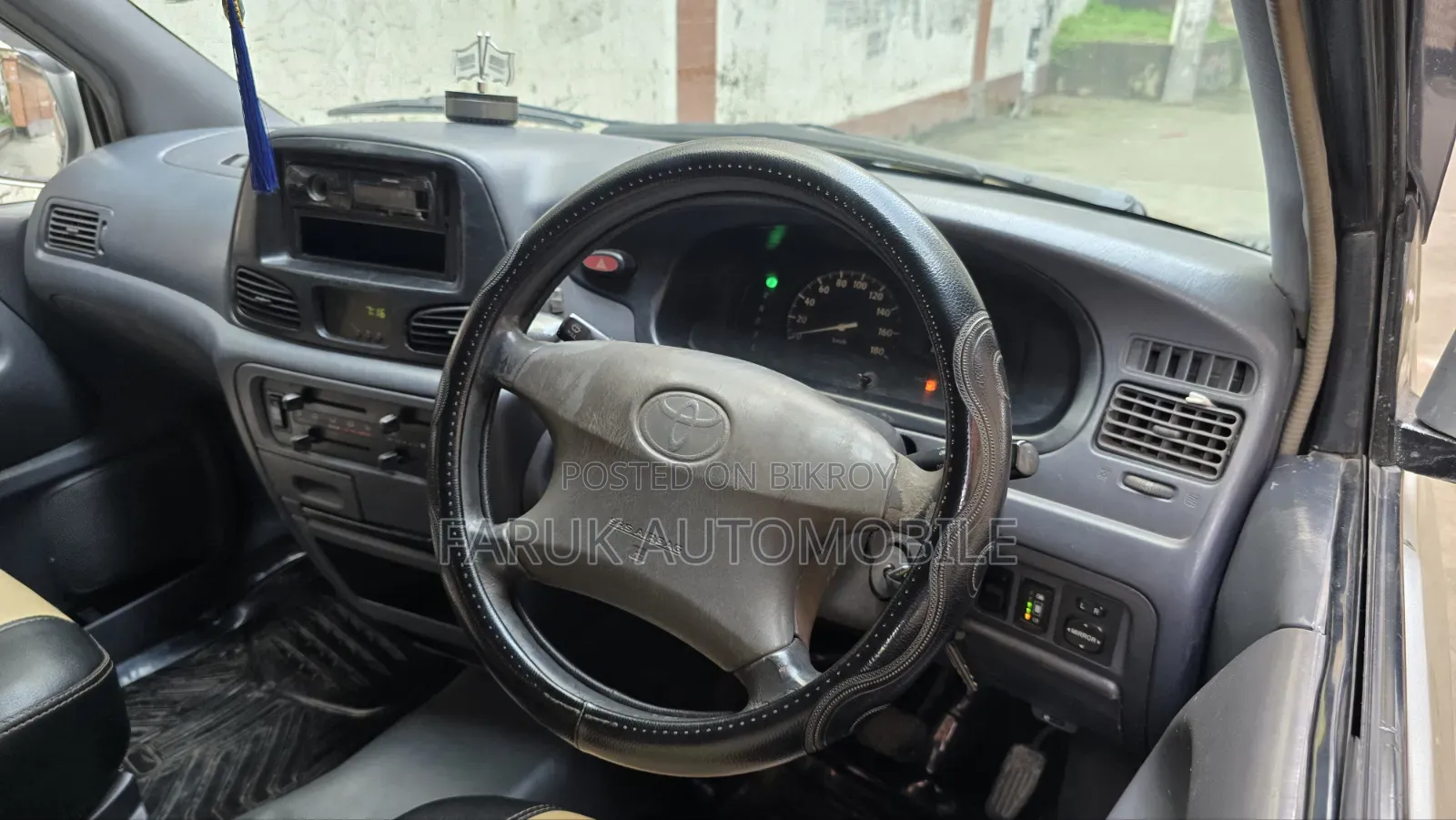 Toyota Noah 2003 Silver