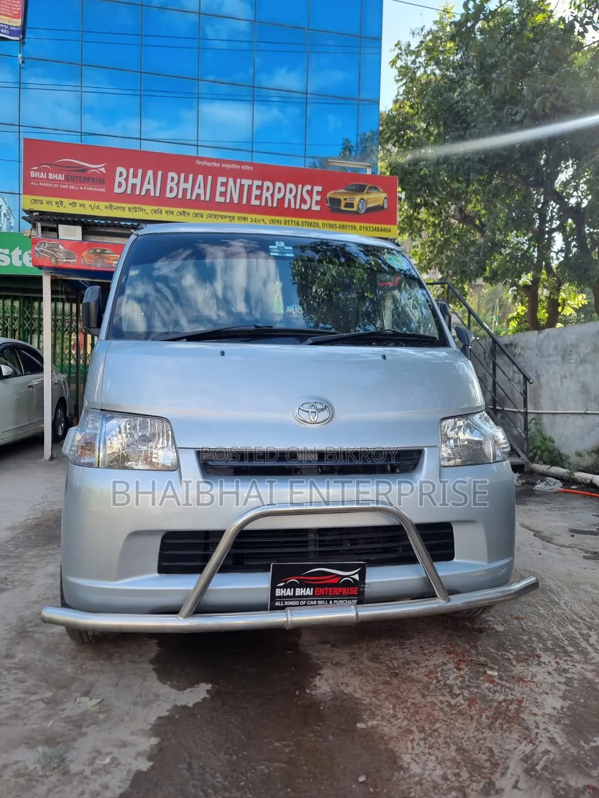 Toyota Noah 2012 White