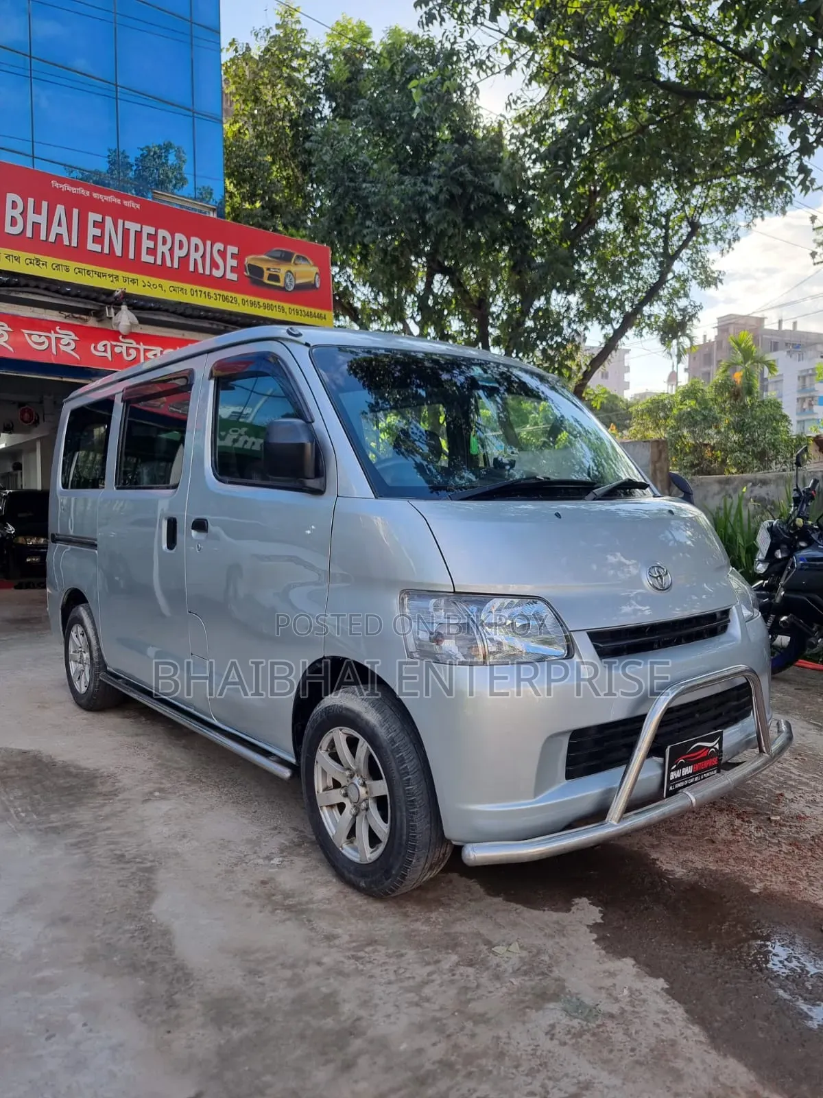 Toyota Noah 2012 White