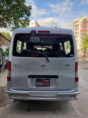 Toyota Noah 2012 White