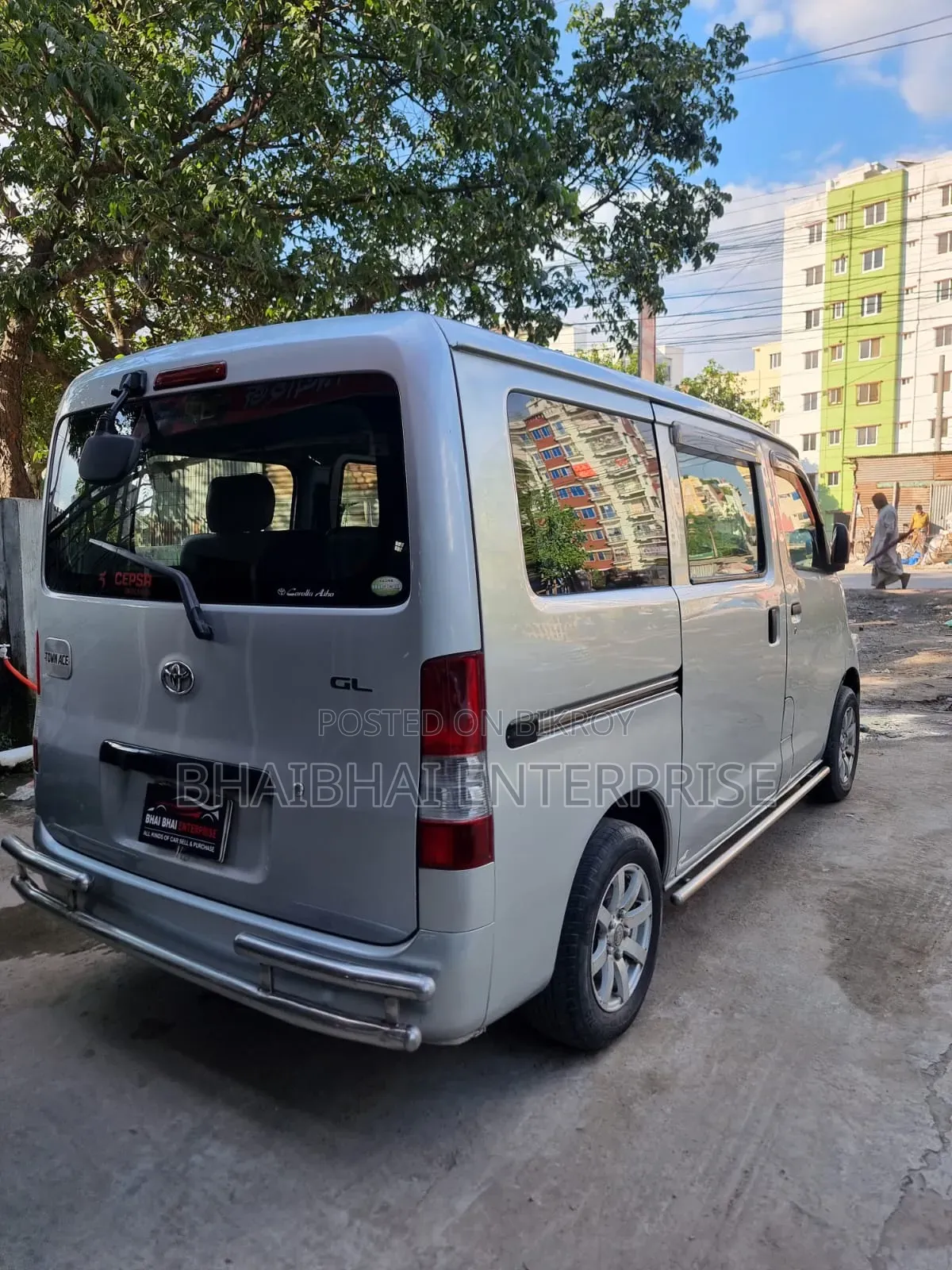 Toyota Noah 2012 White