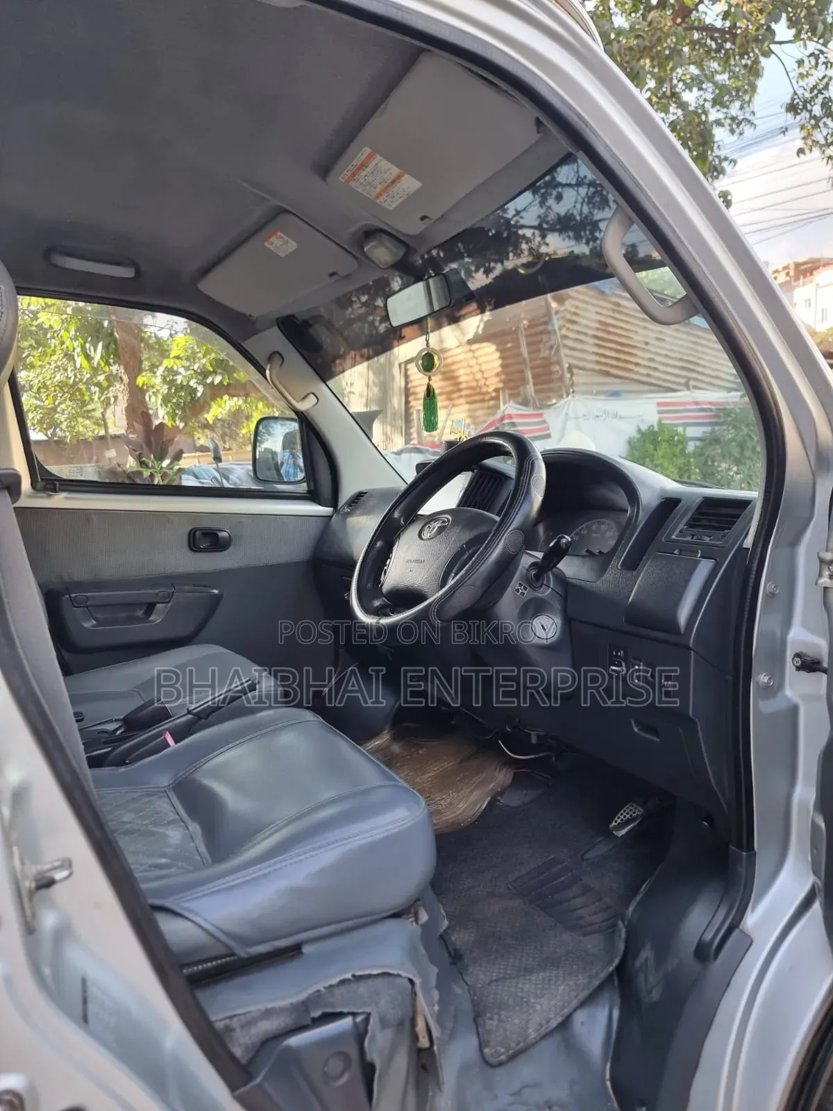 Toyota Noah 2012 White