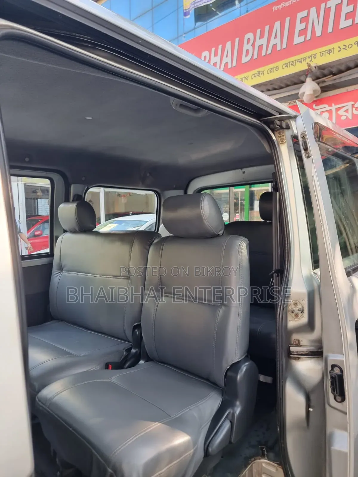 Toyota Noah 2012 White