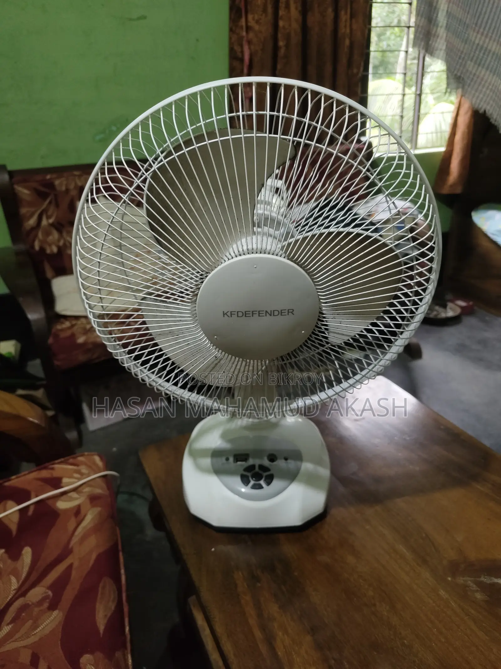 কেএফ ডিফেন্ডার নতুন চার্জার ফ্যান ৪ ঘণ্টা পর্যন্ত ব্যাটারি ব্যাকআপ