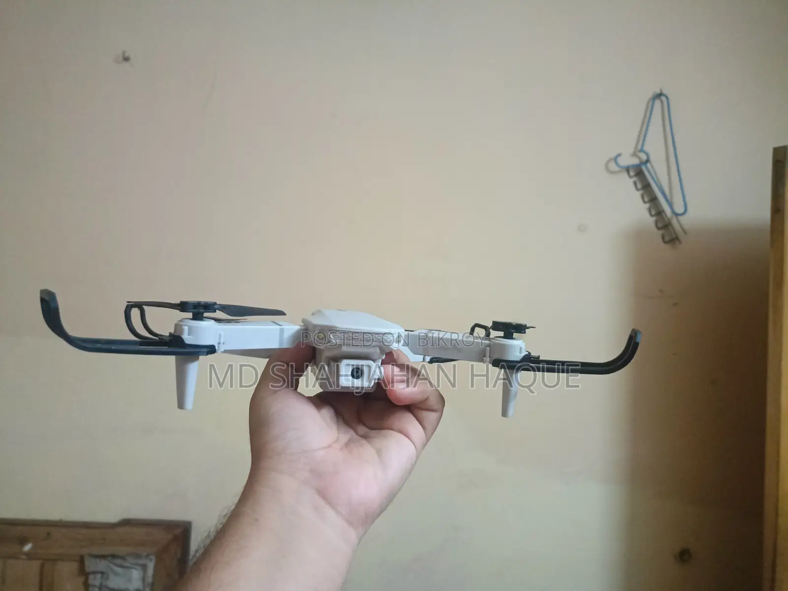 ই৯৯ প্রো ওয়াইফাই এফপিভি ড্রোন (লাইক নিউ)