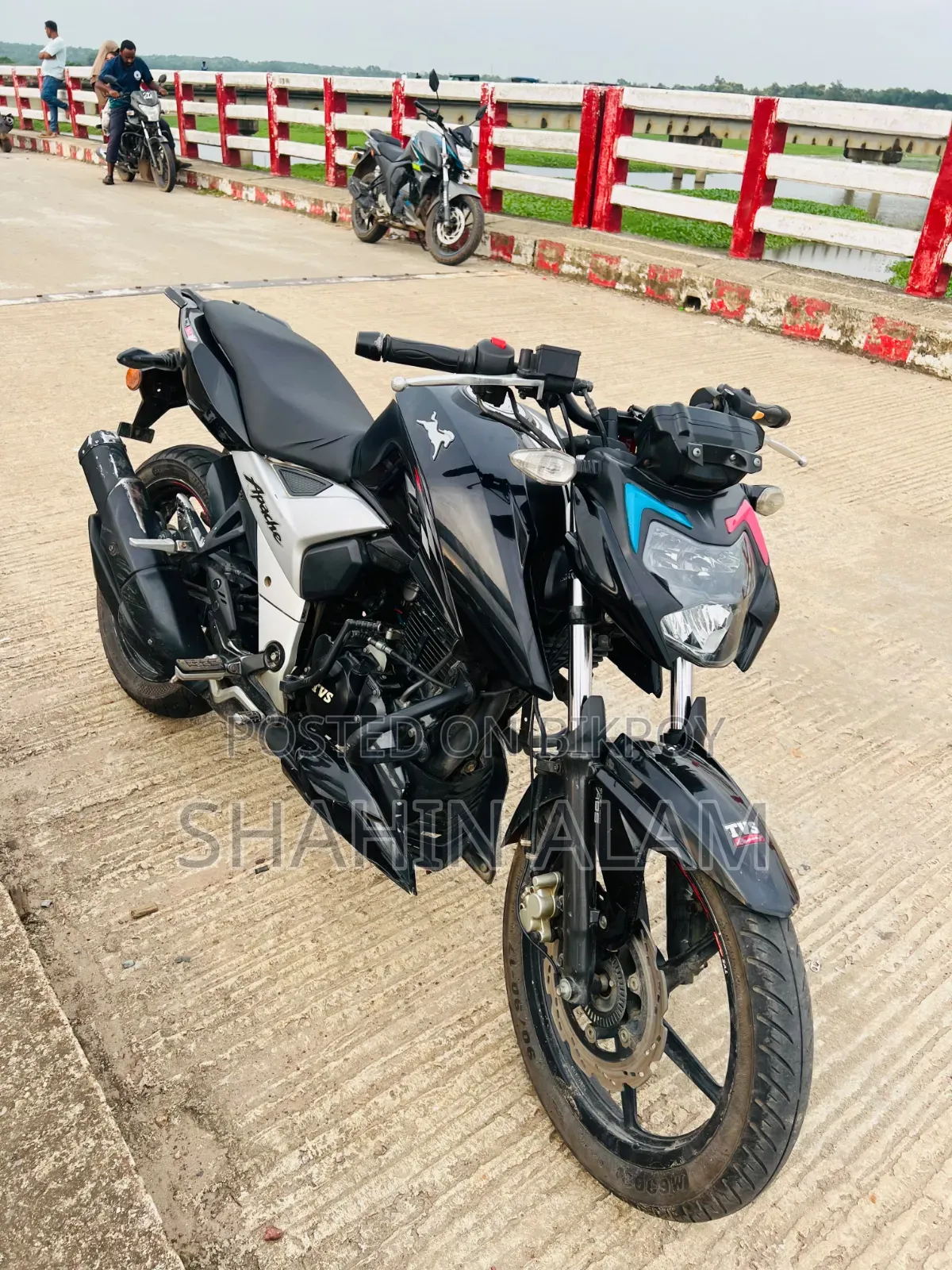 TVS Apache RTR 160 4V 2022 Black