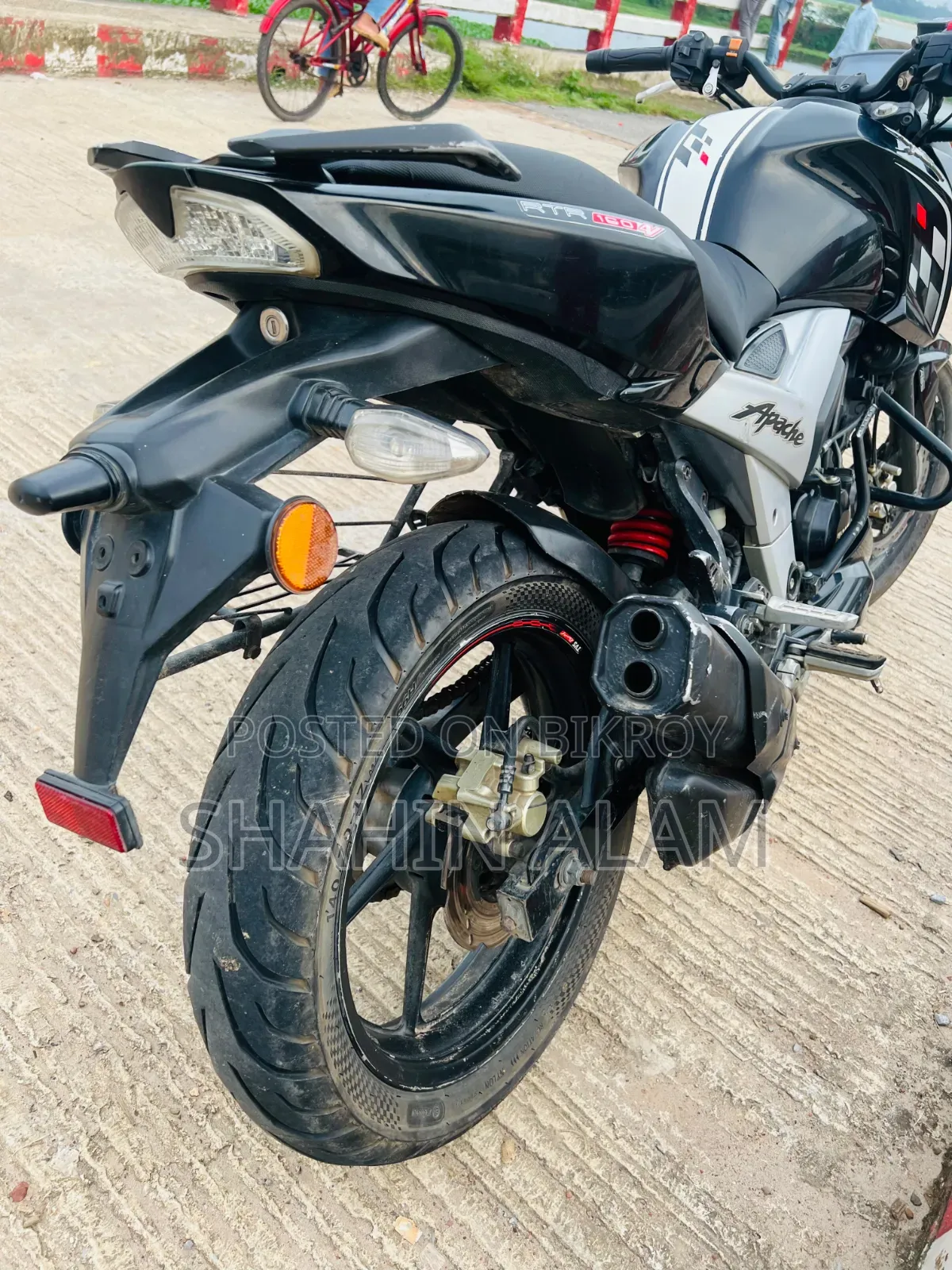TVS Apache RTR 160 4V 2022 Black