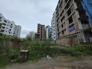 বসুন্ধরা I ব্লকে ৩০০ ফিটের কাছে ৪ কাঠার দক্ষিণমুখী প্লট বিক্রয়