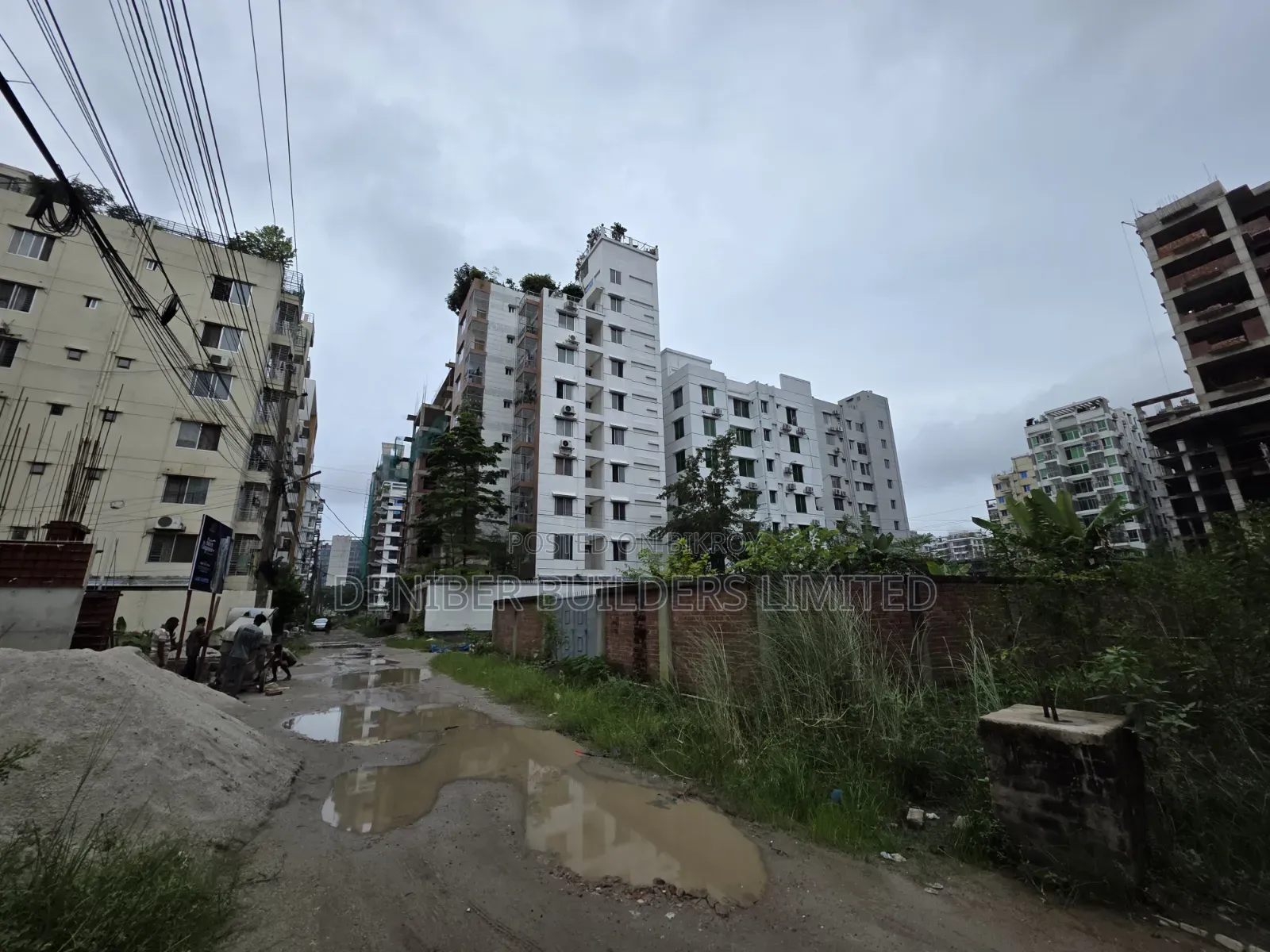 বসুন্ধরা I ব্লকে ৩০০ ফিটের কাছে ৪ কাঠার দক্ষিণমুখী প্লট বিক্রয়