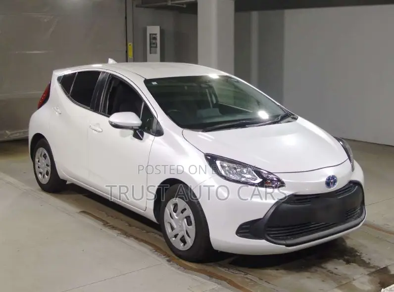 Toyota Aqua 2021 White